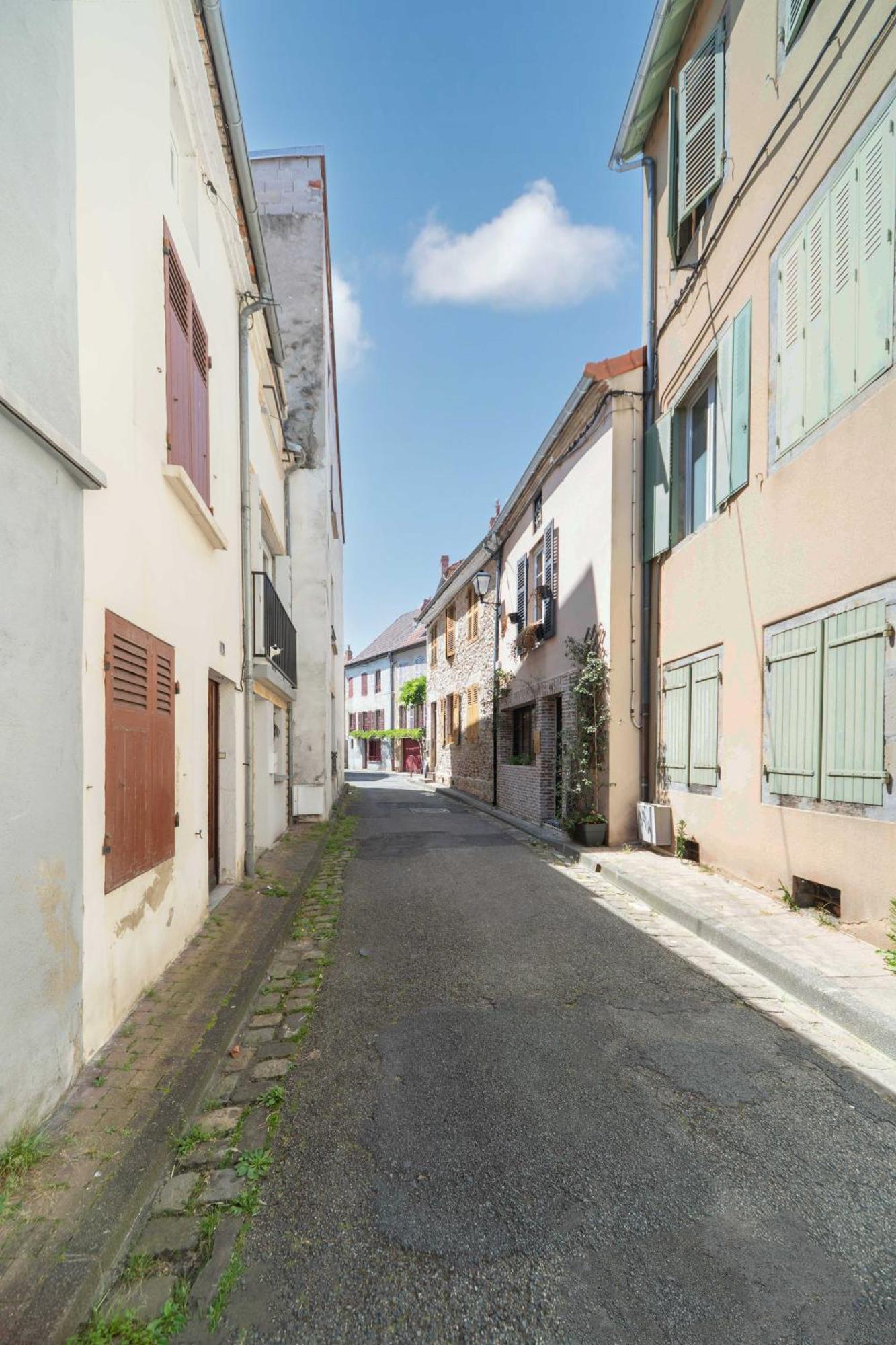 Grande Maison Cusset - Maison De Ville - 3 Chambres Exterior photo